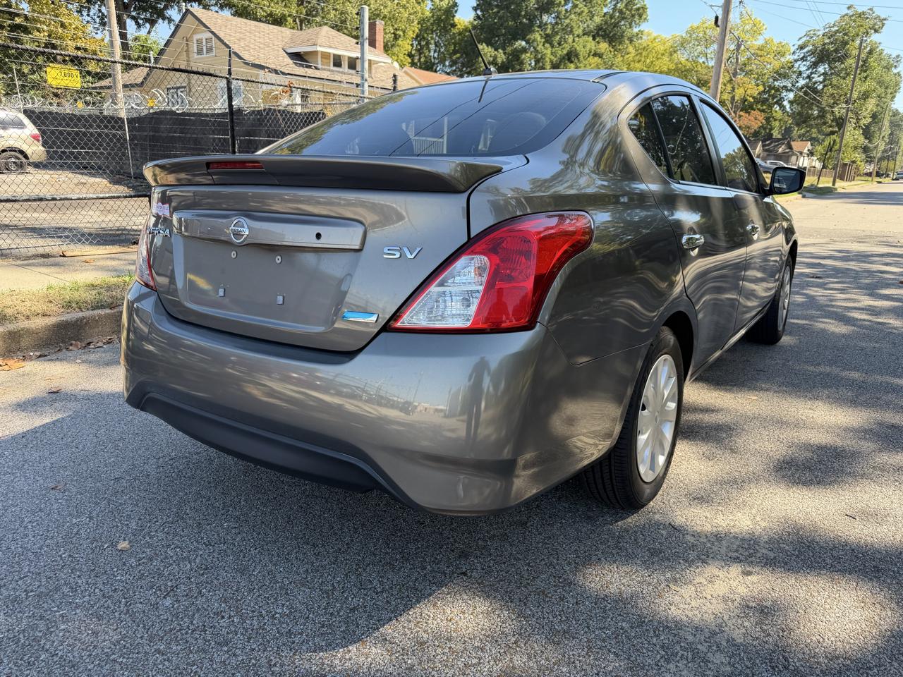 Nissan Versa 1.6 S 5M 2016