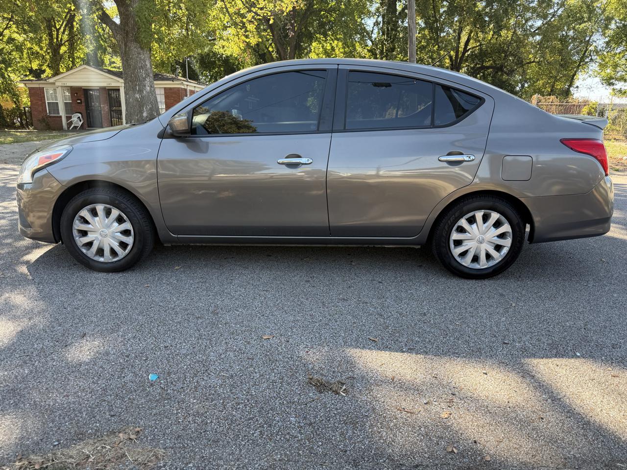 Nissan Versa 1.6 S 5M 2016