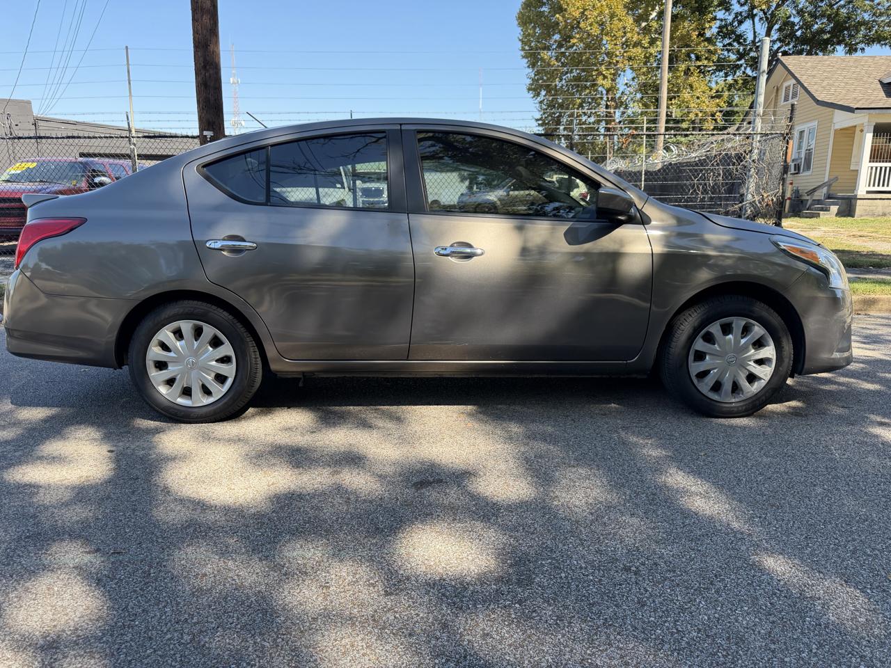 Nissan Versa 1.6 S 5M 2016