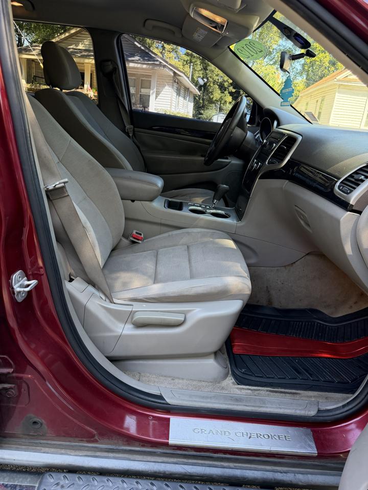 Jeep Grand Cherokee Laredo 2WD 2012