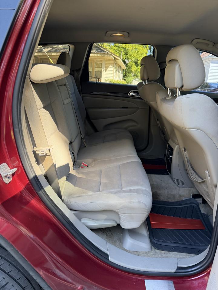 Jeep Grand Cherokee Laredo 2WD 2012
