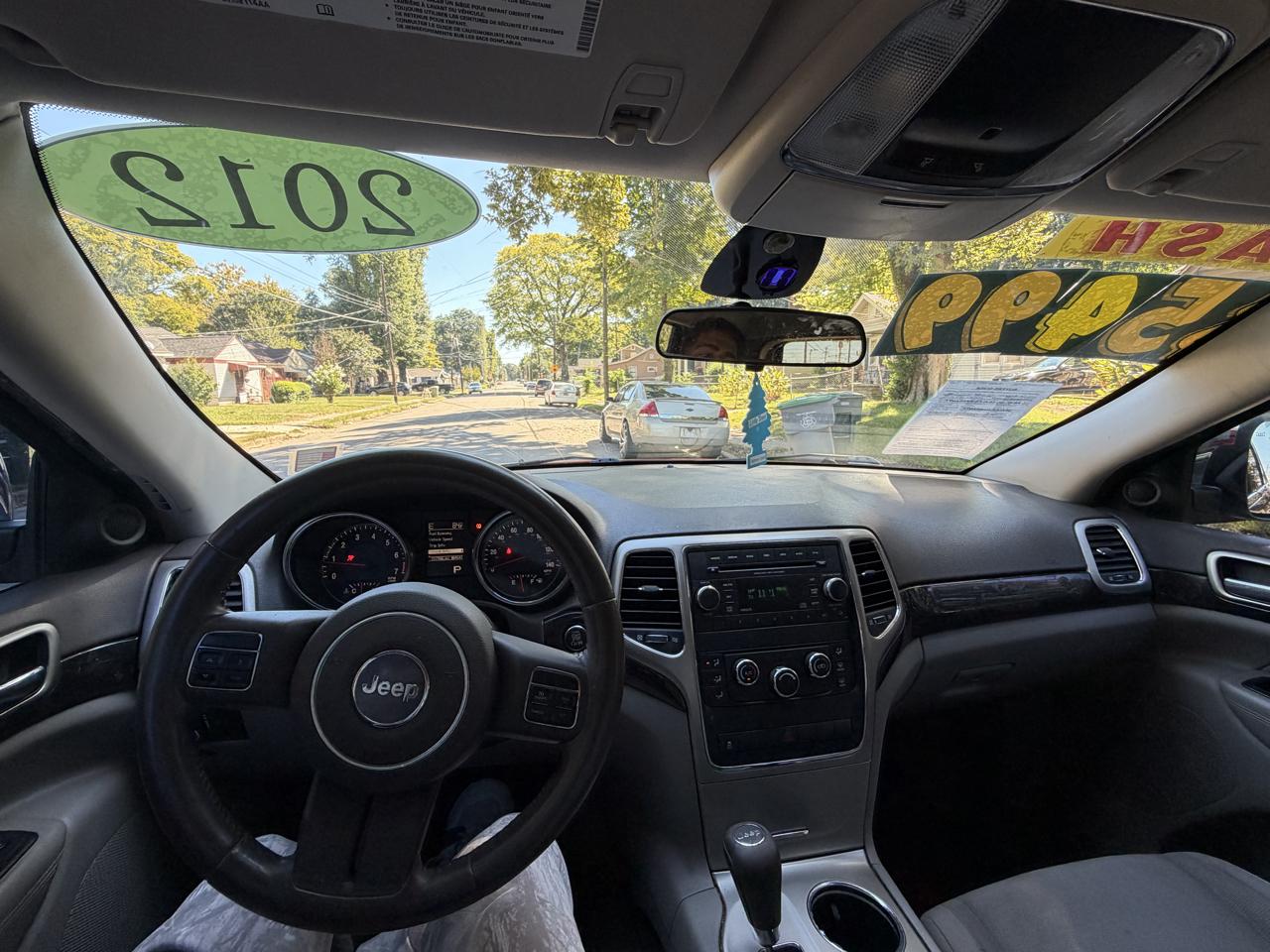 Jeep Grand Cherokee Laredo 2WD 2012