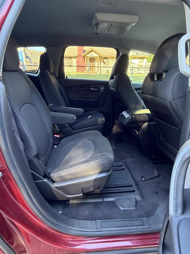 Chevrolet Traverse LT FWD 2011