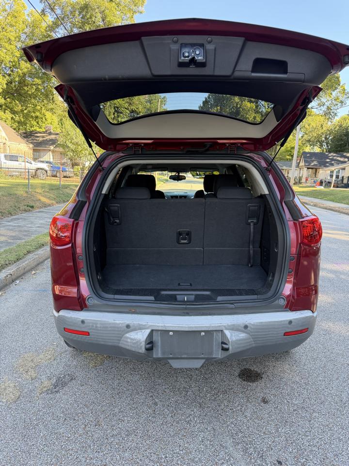 Chevrolet Traverse LT FWD 2011