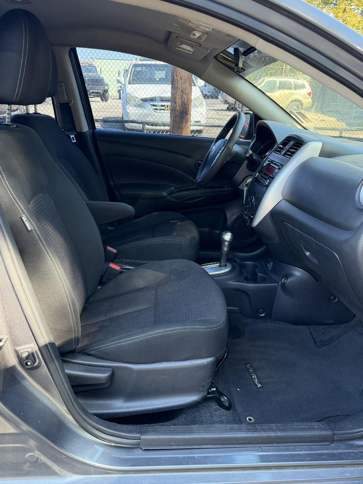 Nissan Versa 1.6 S 5M 2017
