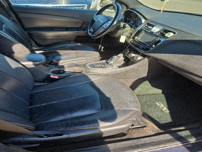 Chrysler 200 Touring 2011