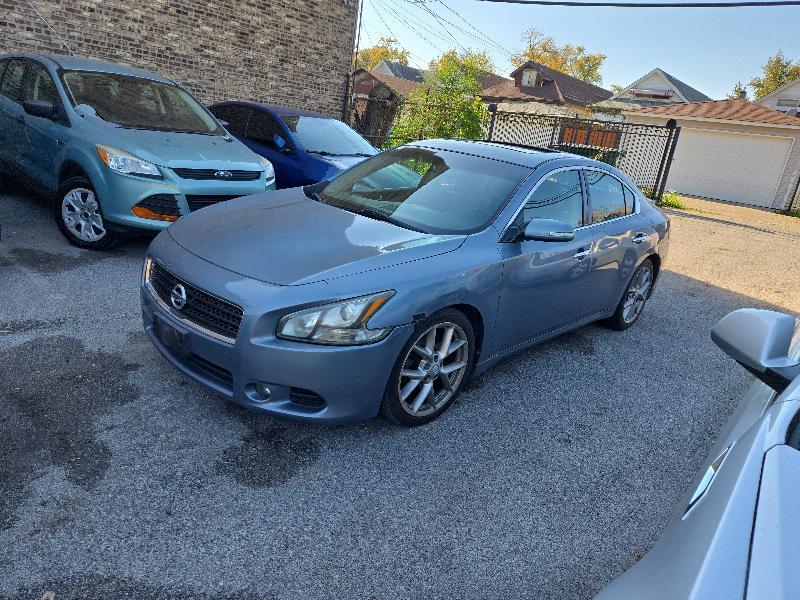 Nissan Maxima S 2011