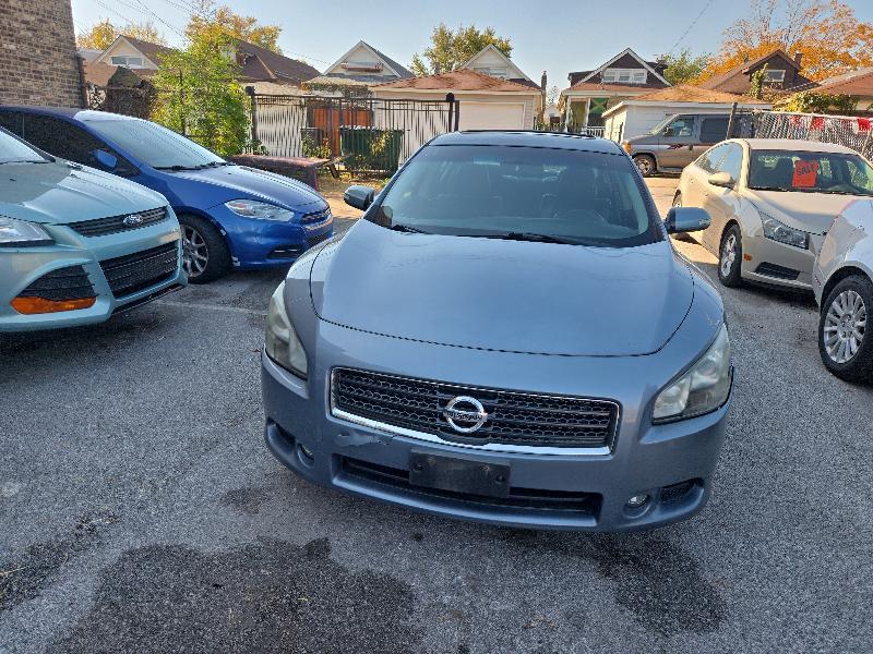 Nissan Maxima S 2011