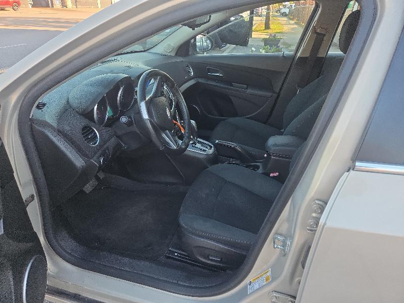 Chevrolet Cruze 1LT 2011