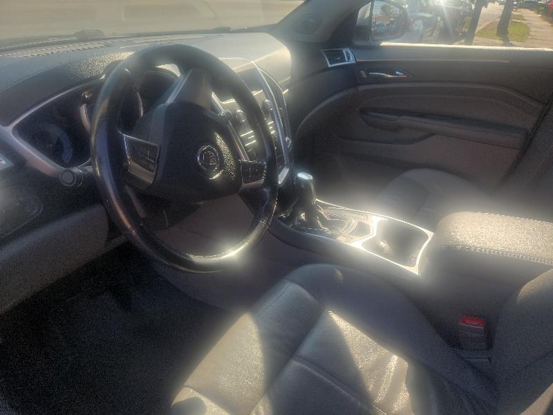 Cadillac SRX Base 2012