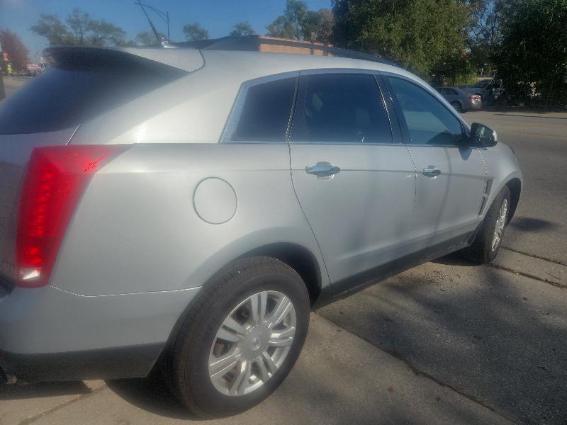 Cadillac SRX Base 2012