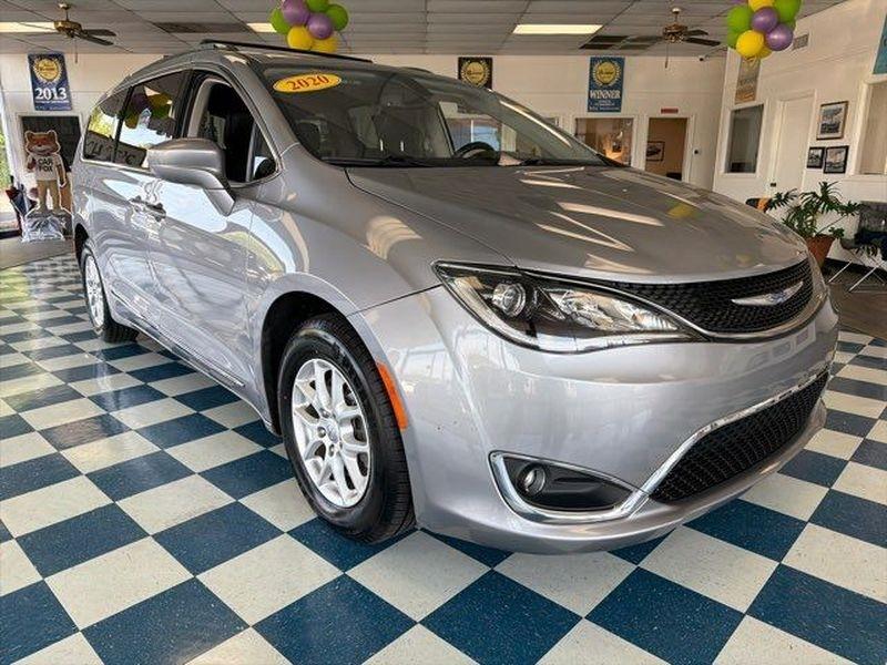 2020 Chrysler Pacifica Touring-L