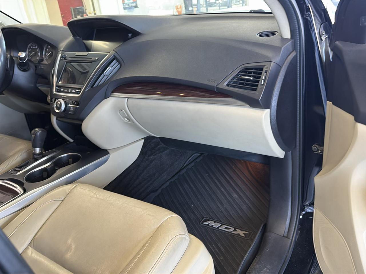 Acura MDX photo 12