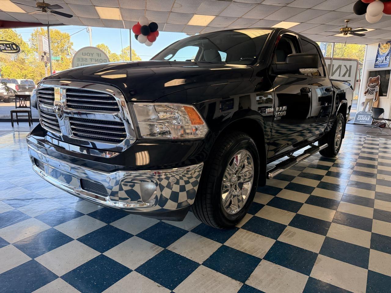 RAM 1500 Classic Tradesman Crew Cab SWB 2WD 2019
