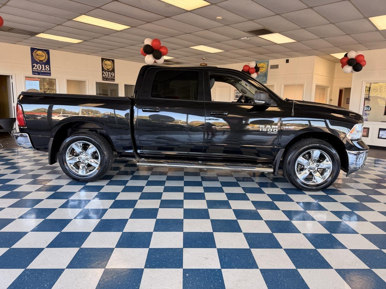 RAM 1500 Classic Tradesman Crew Cab SWB 2WD 2019