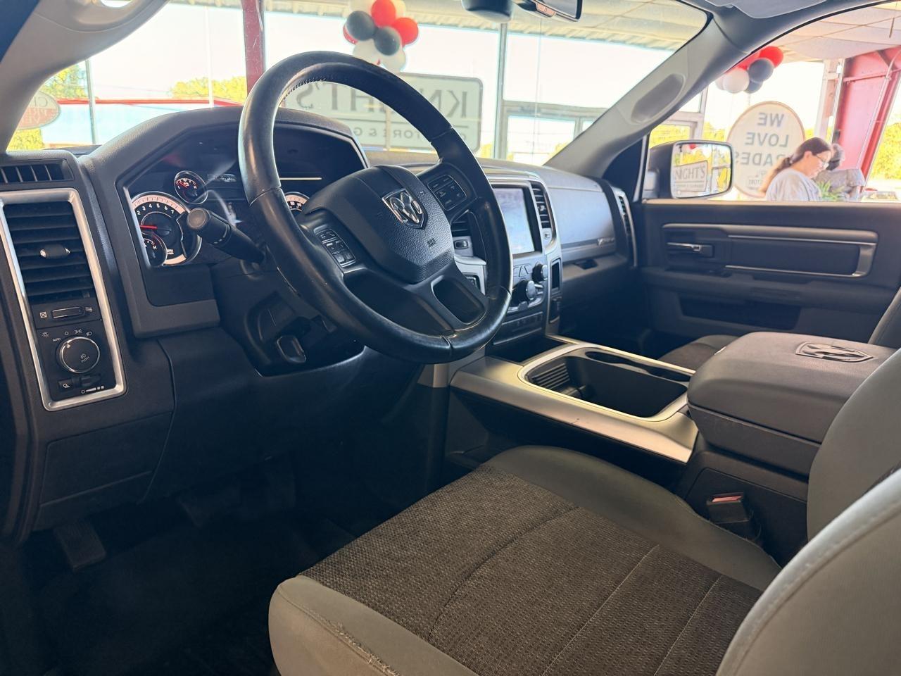 RAM 1500 Classic Tradesman Crew Cab SWB 2WD 2019
