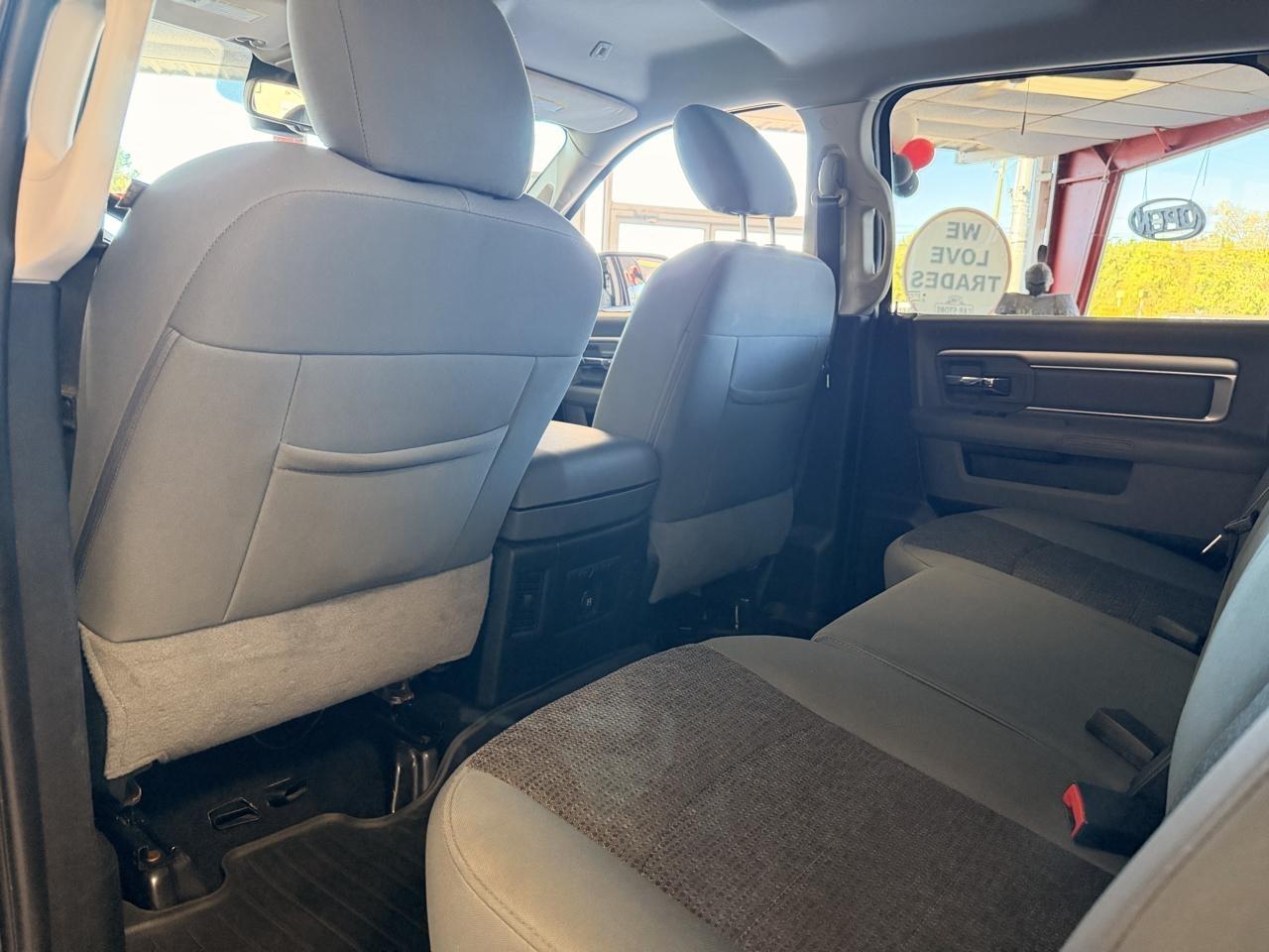 RAM 1500 Classic Tradesman Crew Cab SWB 2WD 2019