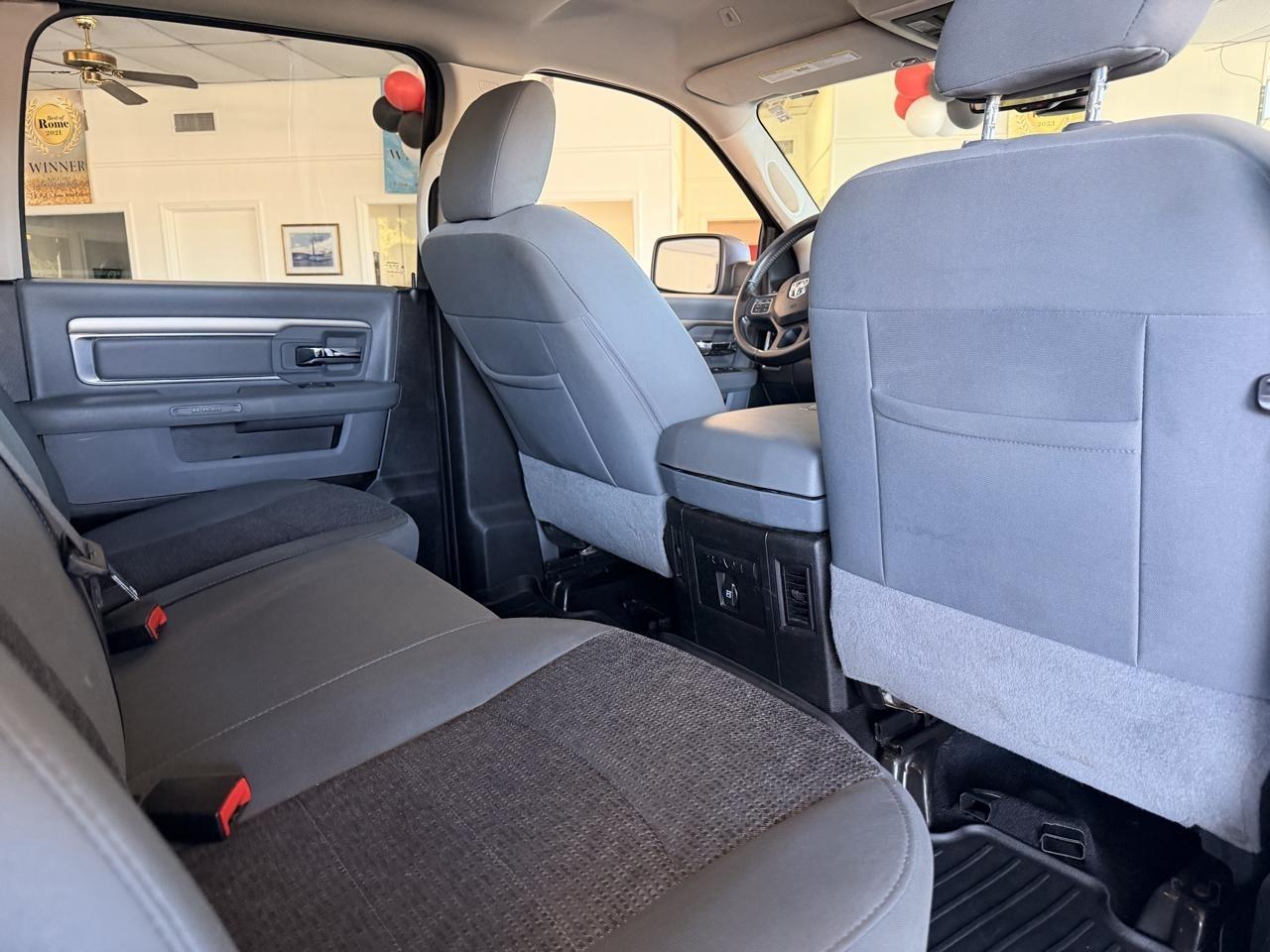 RAM 1500 Classic Tradesman Crew Cab SWB 2WD 2019