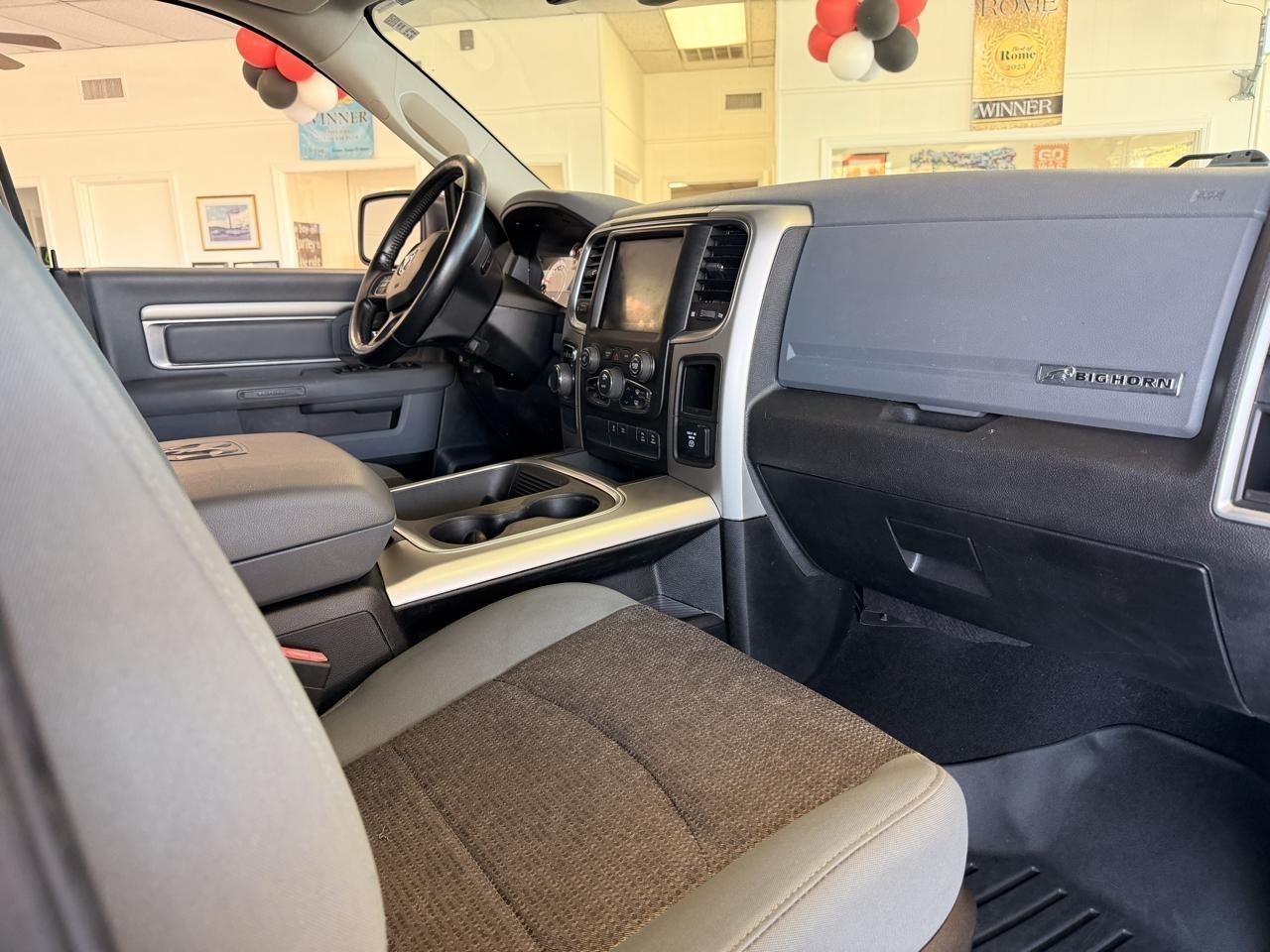 RAM 1500 Classic Tradesman Crew Cab SWB 2WD 2019