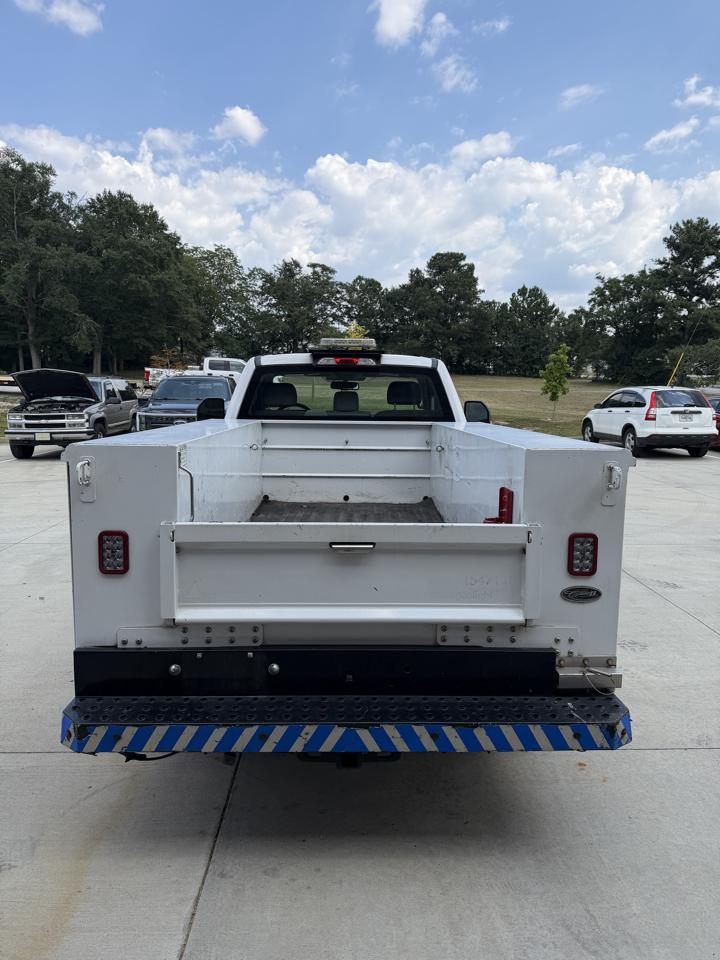 Ford Super Duty F-250 SRW XLT 2WD Reg Cab 8' Box 2017