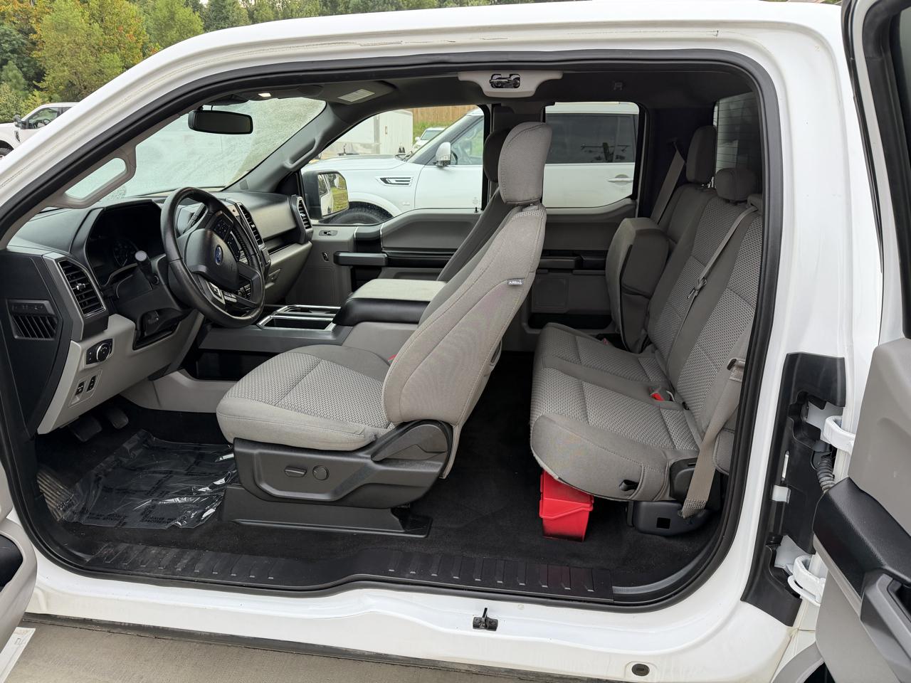 Ford F-150 Lariat 2WD SuperCab 8' Box 2019