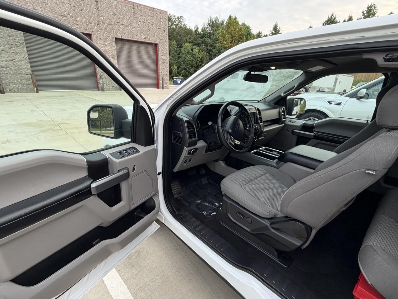 Ford F-150 Lariat 2WD SuperCab 8' Box 2019