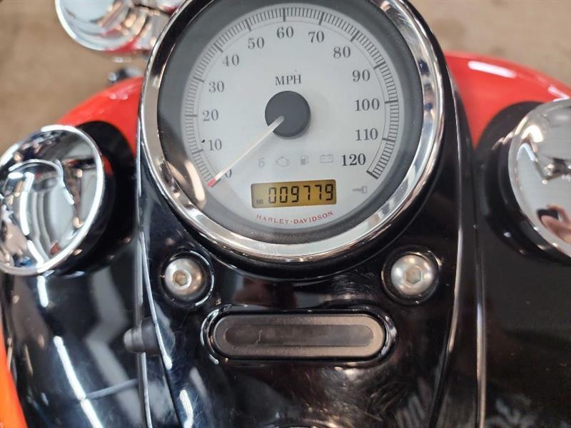 Harley-Davidson Dyna Wide Glide  2011