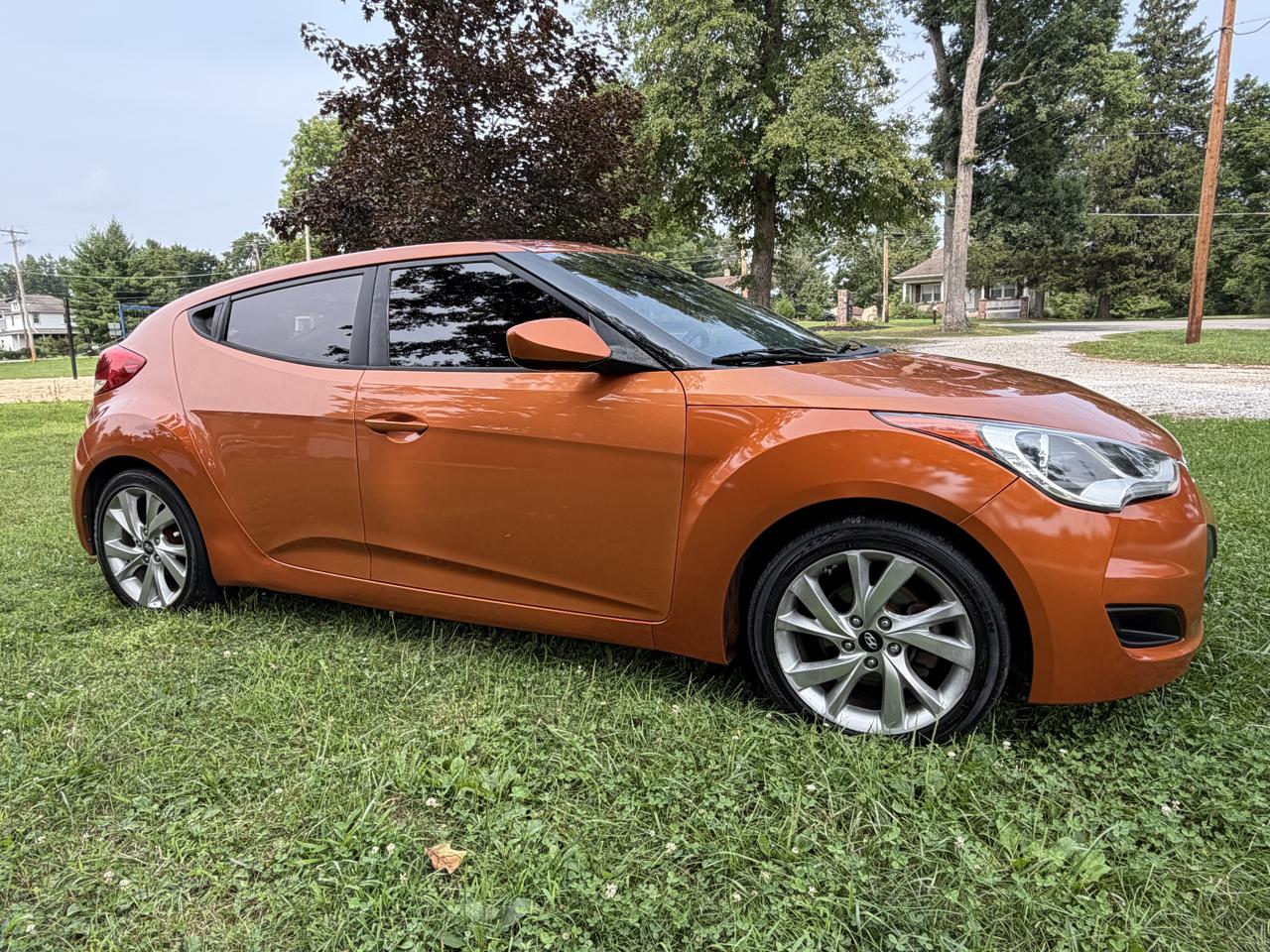 2016 Hyundai Veloster Base - Photo 3