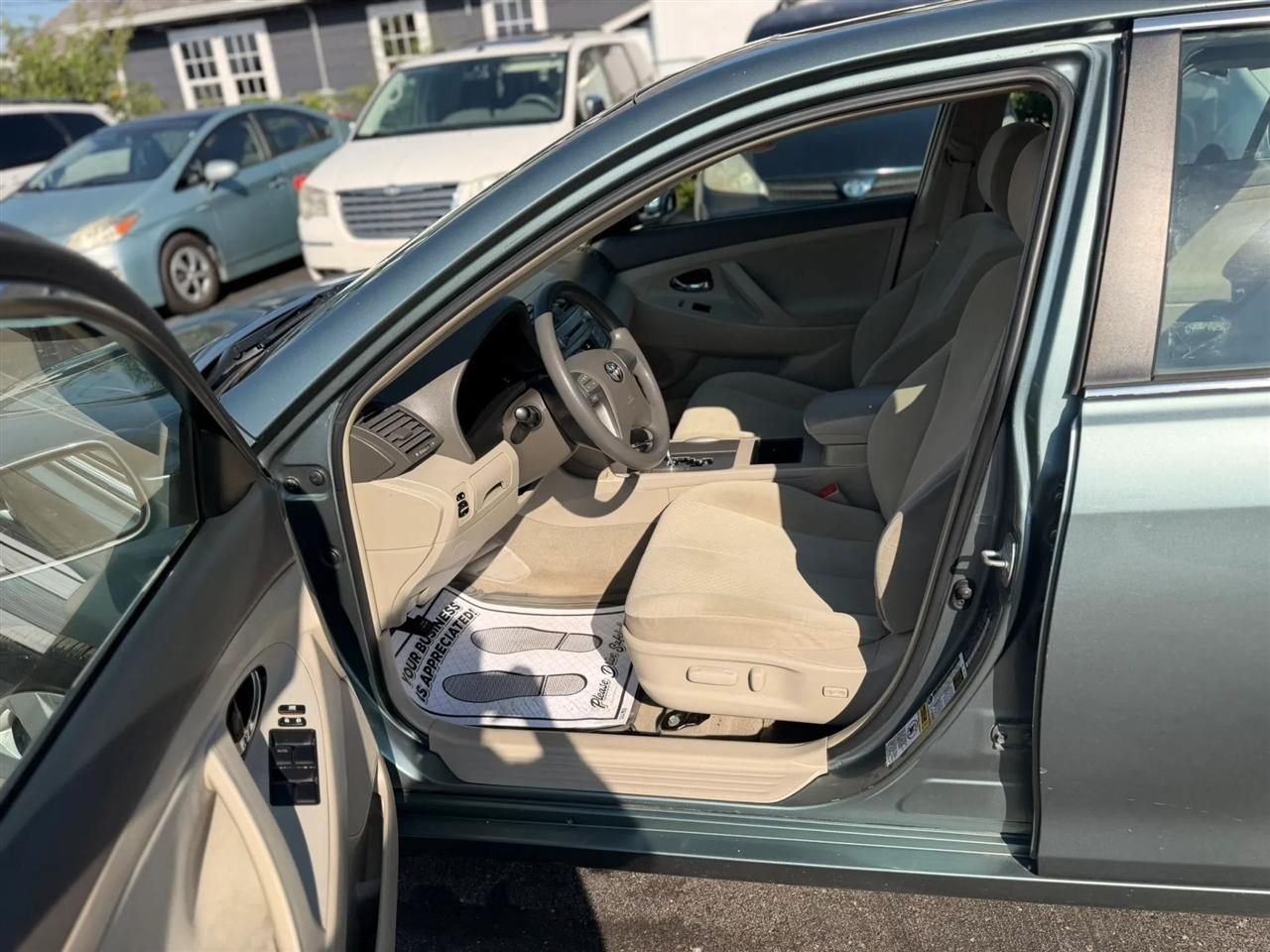 Toyota Camry XLE 5-Spd AT 2009