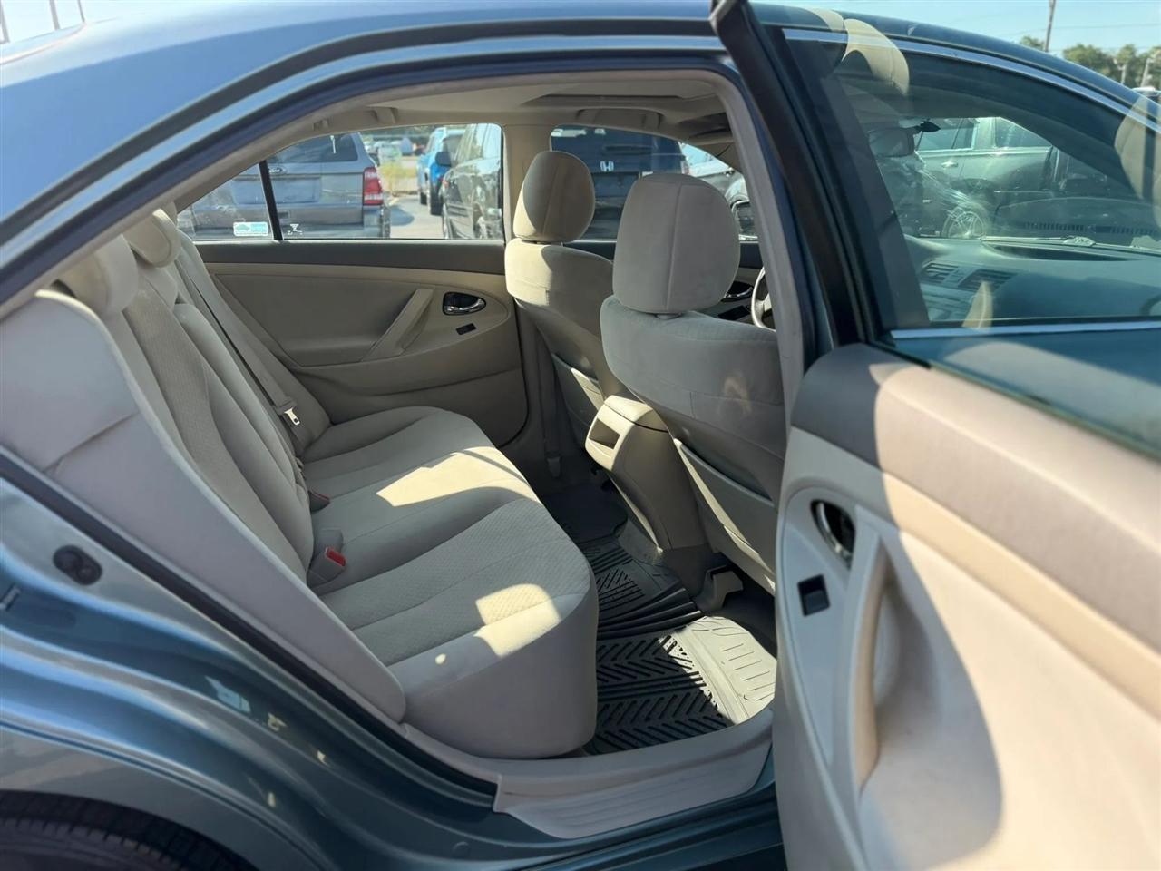 Toyota Camry XLE 5-Spd AT 2009