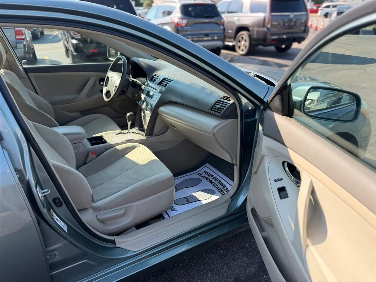 Toyota Camry XLE 5-Spd AT 2009