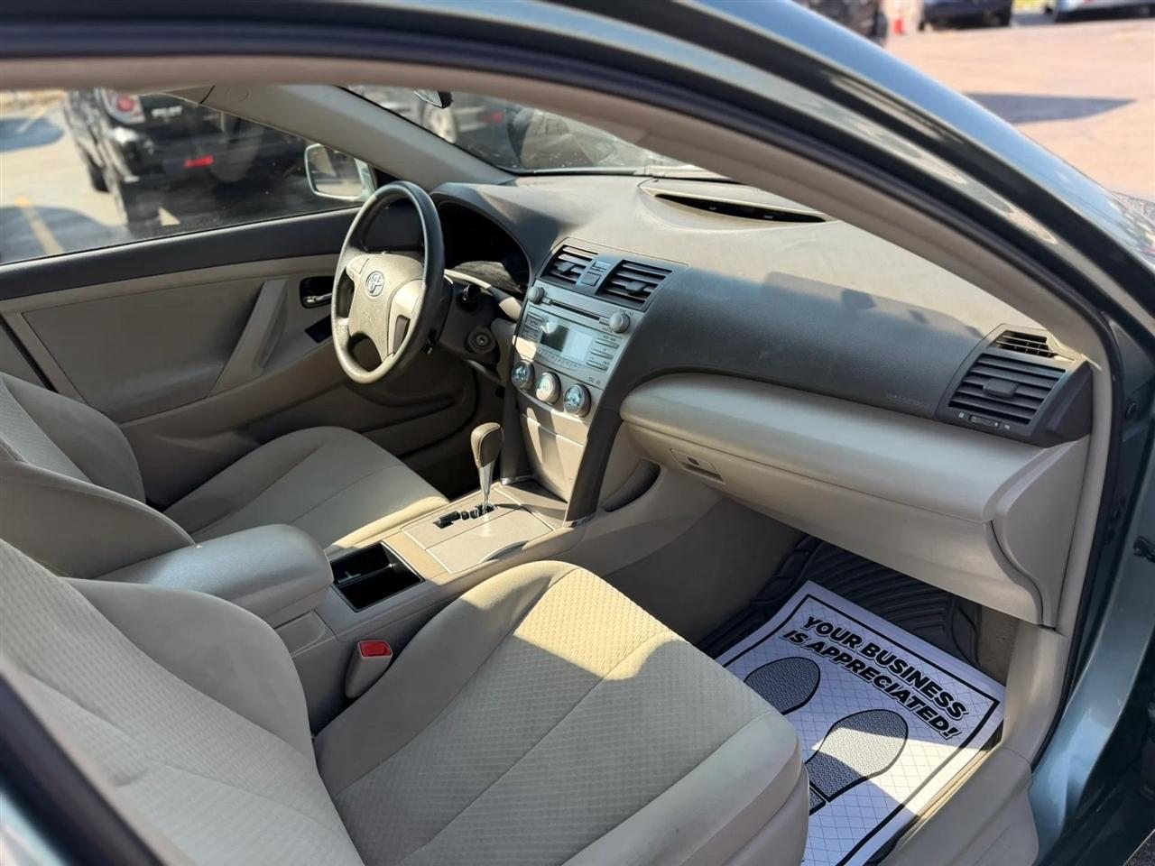 Toyota Camry XLE 5-Spd AT 2009