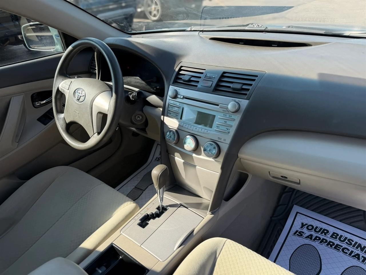 Toyota Camry XLE 5-Spd AT 2009