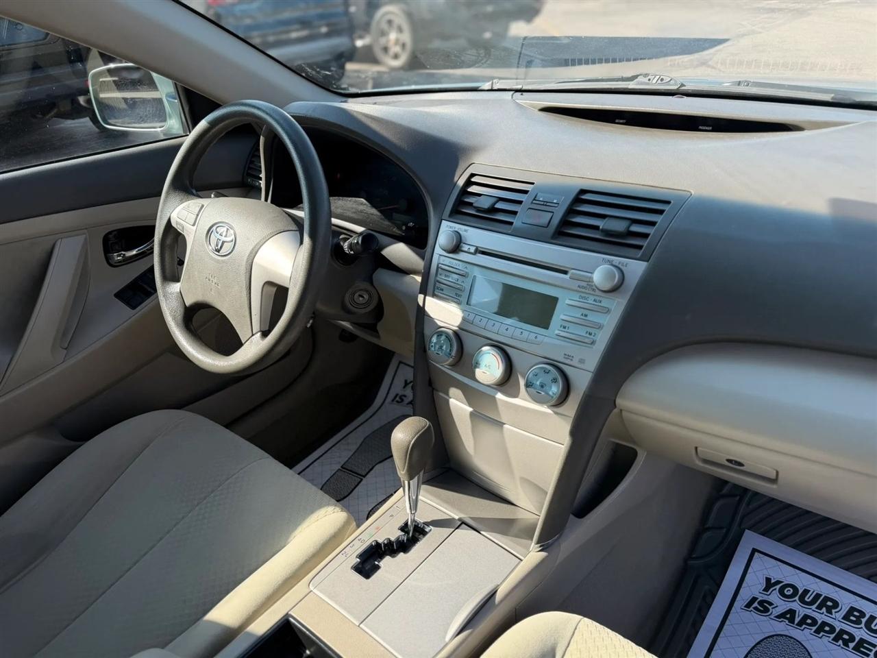 Toyota Camry XLE 5-Spd AT 2009