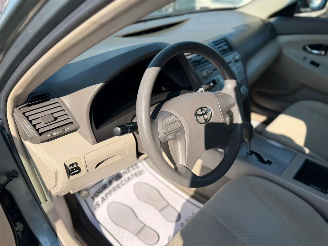Toyota Camry XLE 5-Spd AT 2009