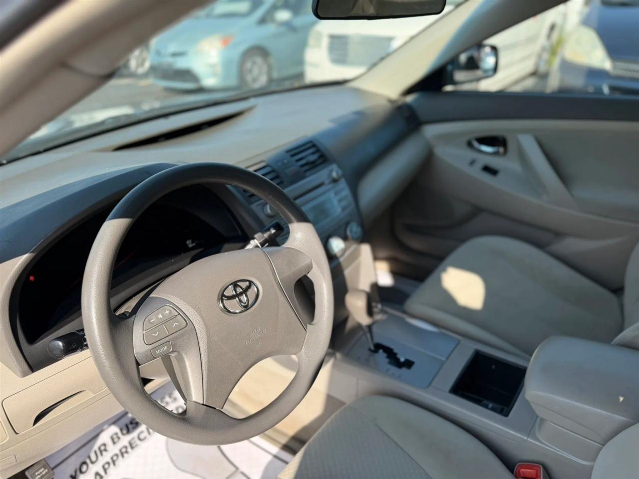 Toyota Camry XLE 5-Spd AT 2009
