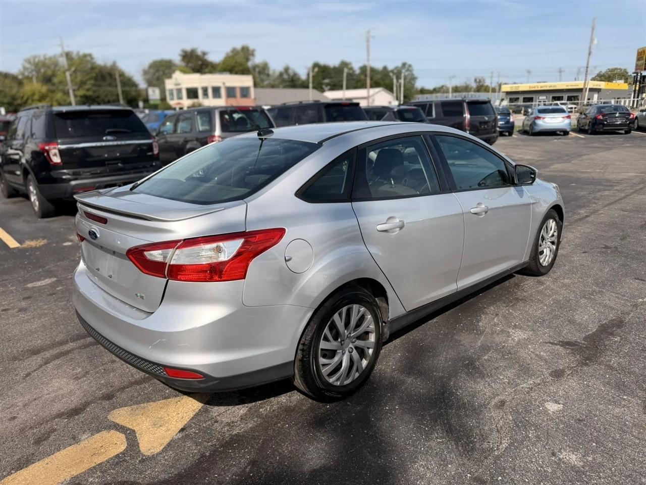 Ford Focus SE Sedan 2012