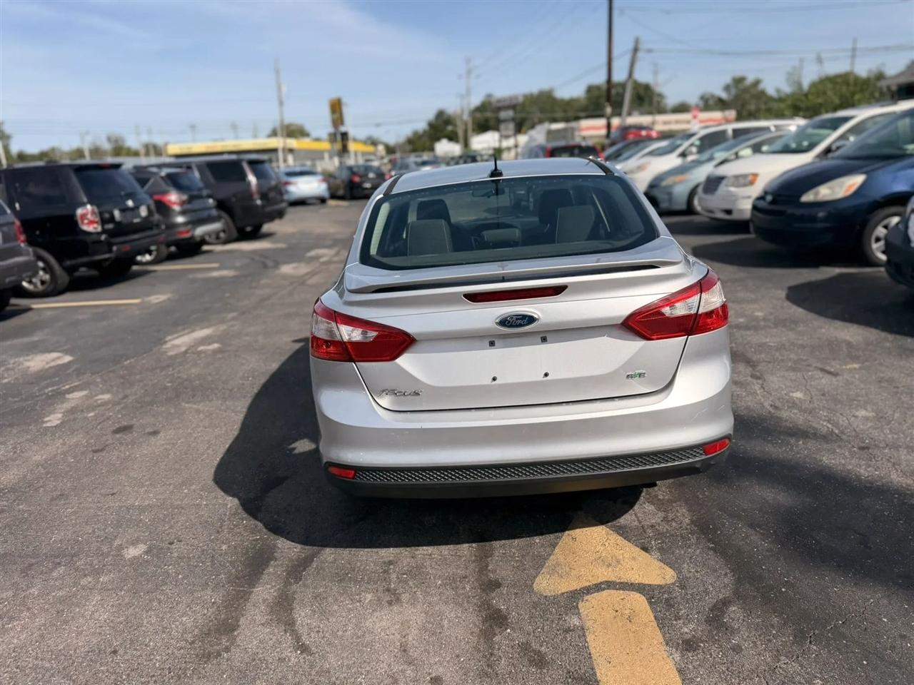 Ford Focus SE Sedan 2012