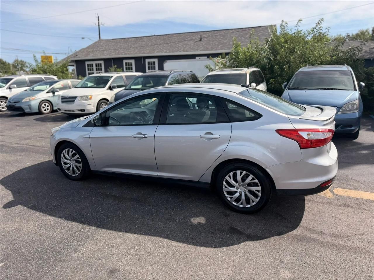 Ford Focus SE Sedan 2012