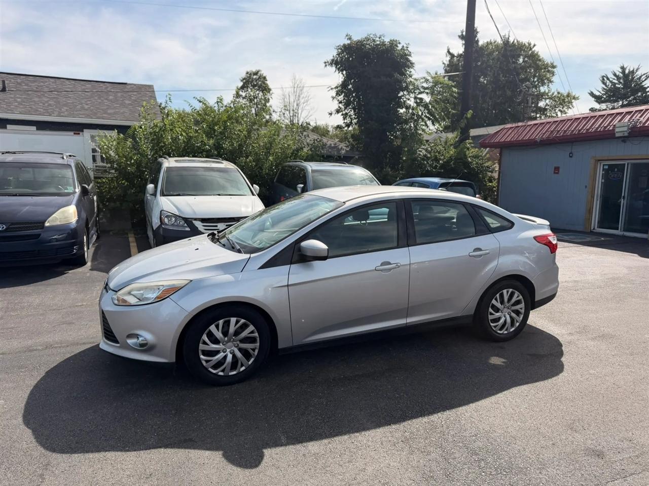 Ford Focus SE Sedan 2012