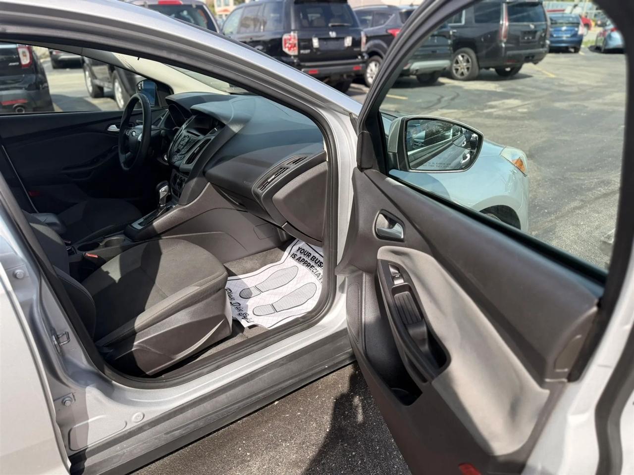 Ford Focus SE Sedan 2012