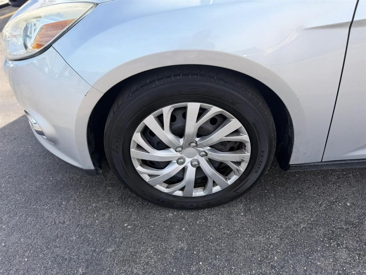 Ford Focus SE Sedan 2012