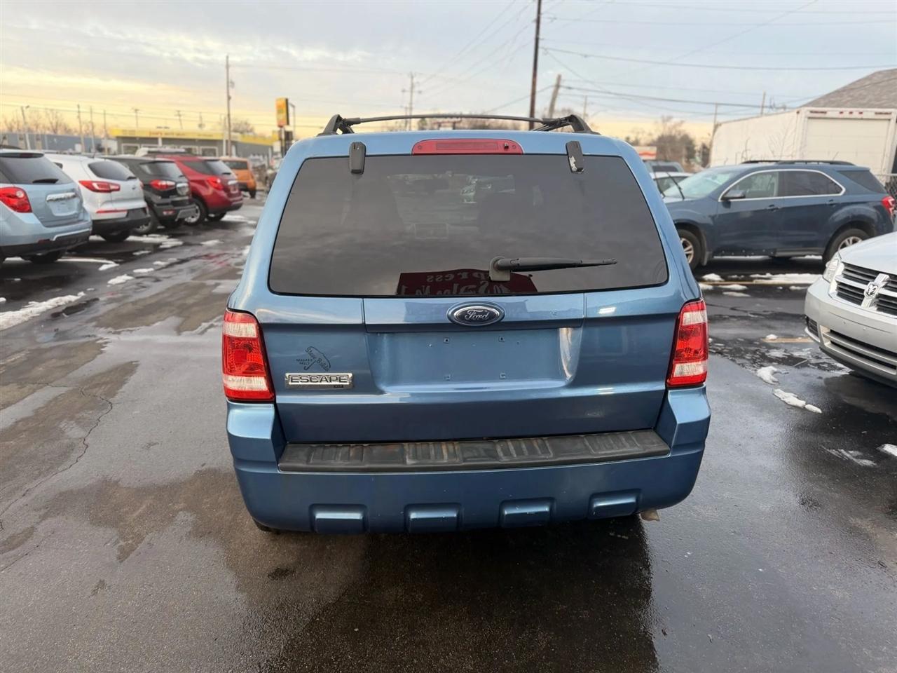 Ford Escape XLT FWD I4 2009