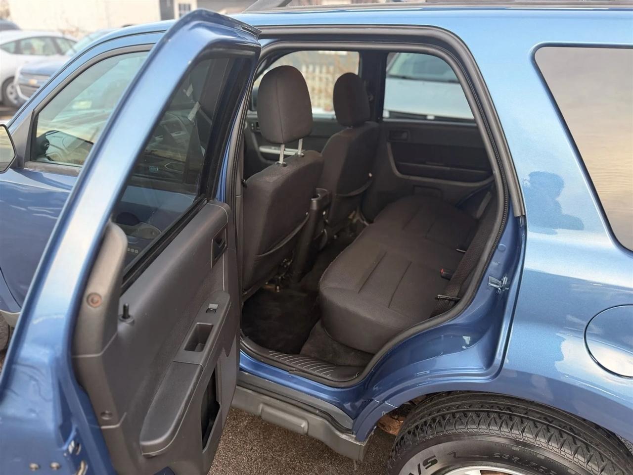 Ford Escape XLT FWD I4 2009
