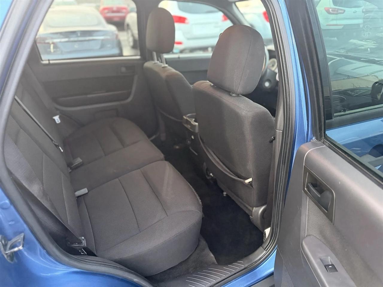 Ford Escape XLT FWD I4 2009