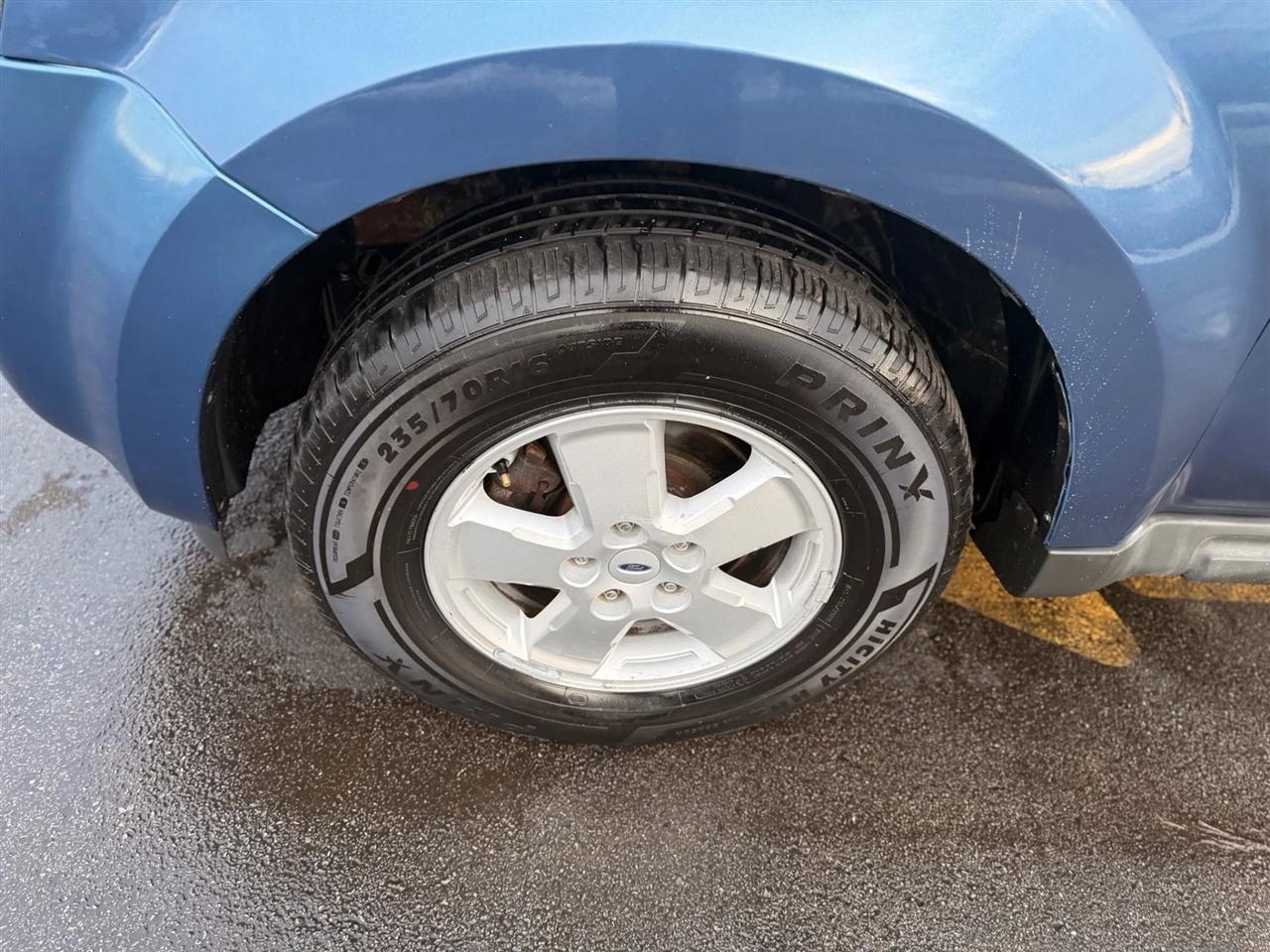 Ford Escape XLT FWD I4 2009