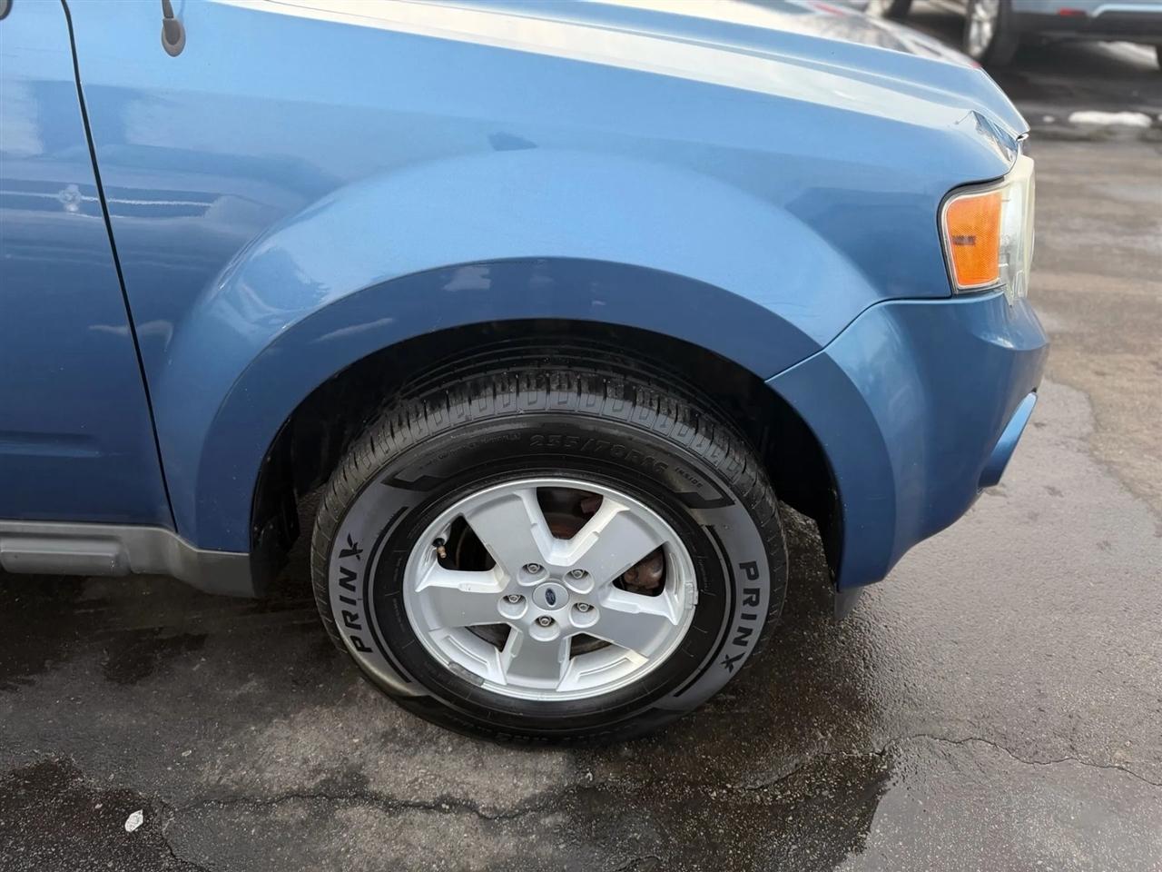Ford Escape XLT FWD I4 2009