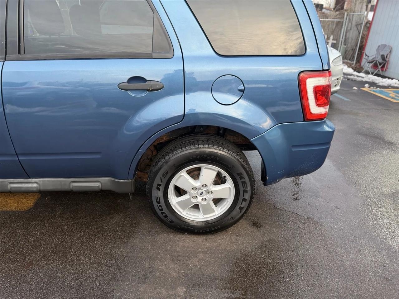 Ford Escape XLT FWD I4 2009