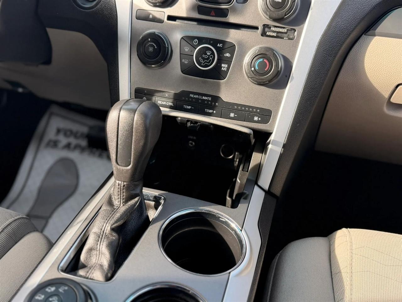 Ford Explorer Base 4WD 2014