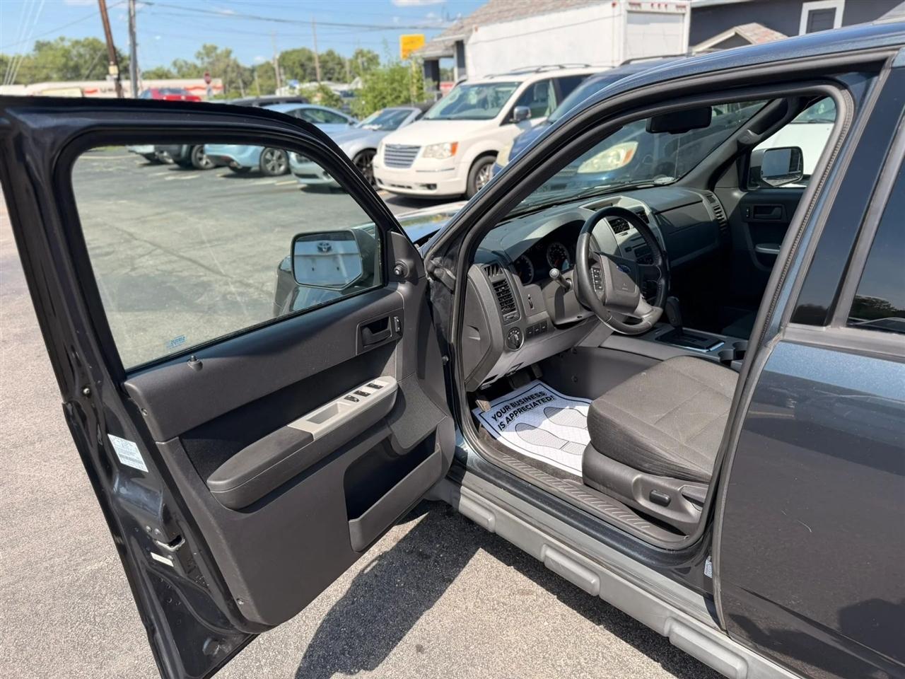Ford Escape XLT FWD V6 2009